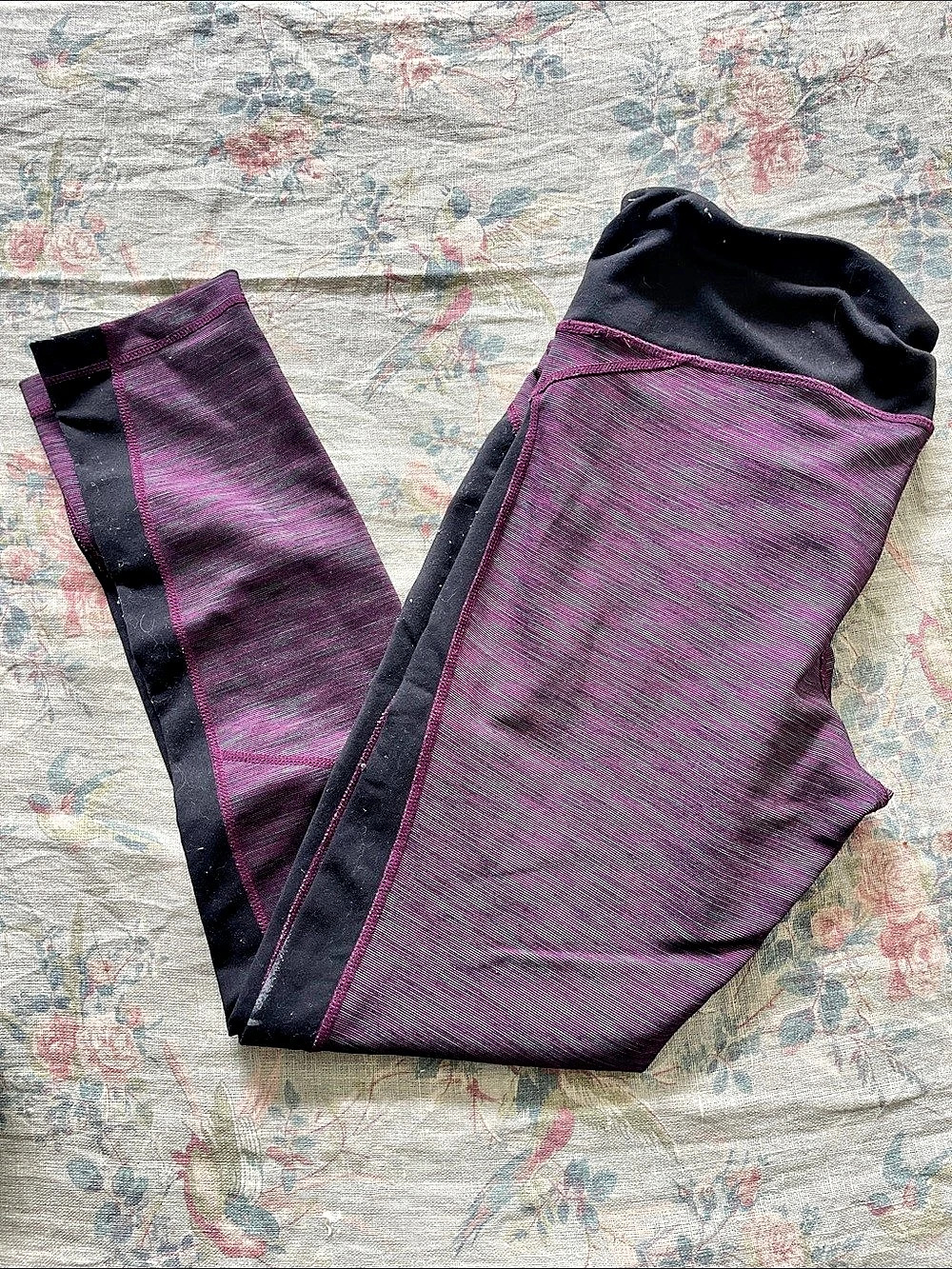 Kirkland Women's Purple & Black Leggings size M